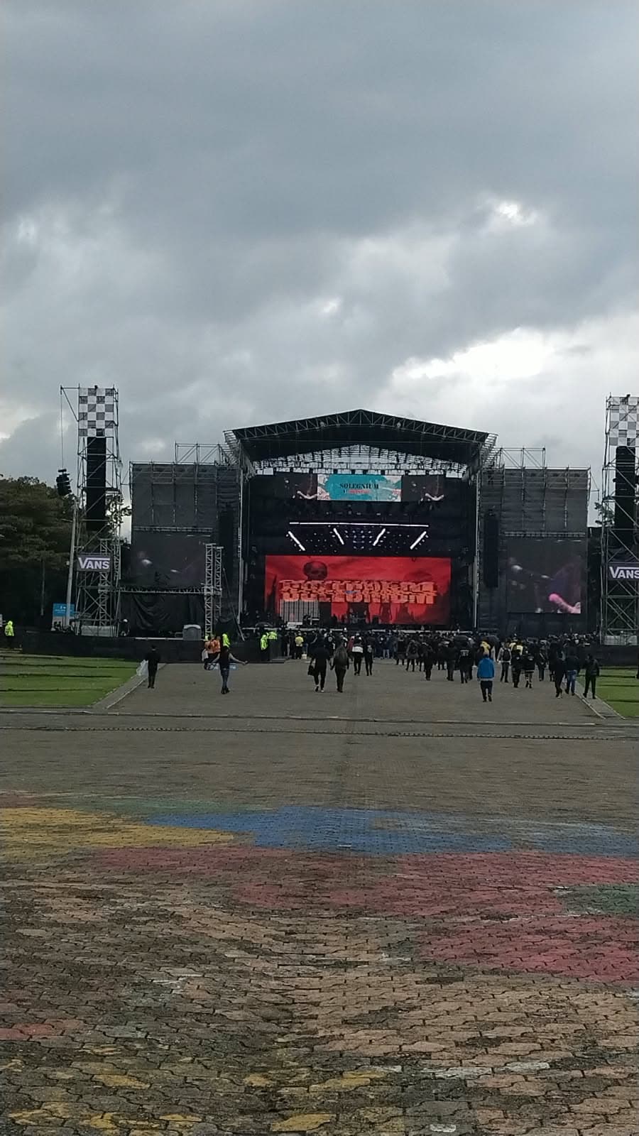 *Solegnium abriendo el escenario plaza el sábado*